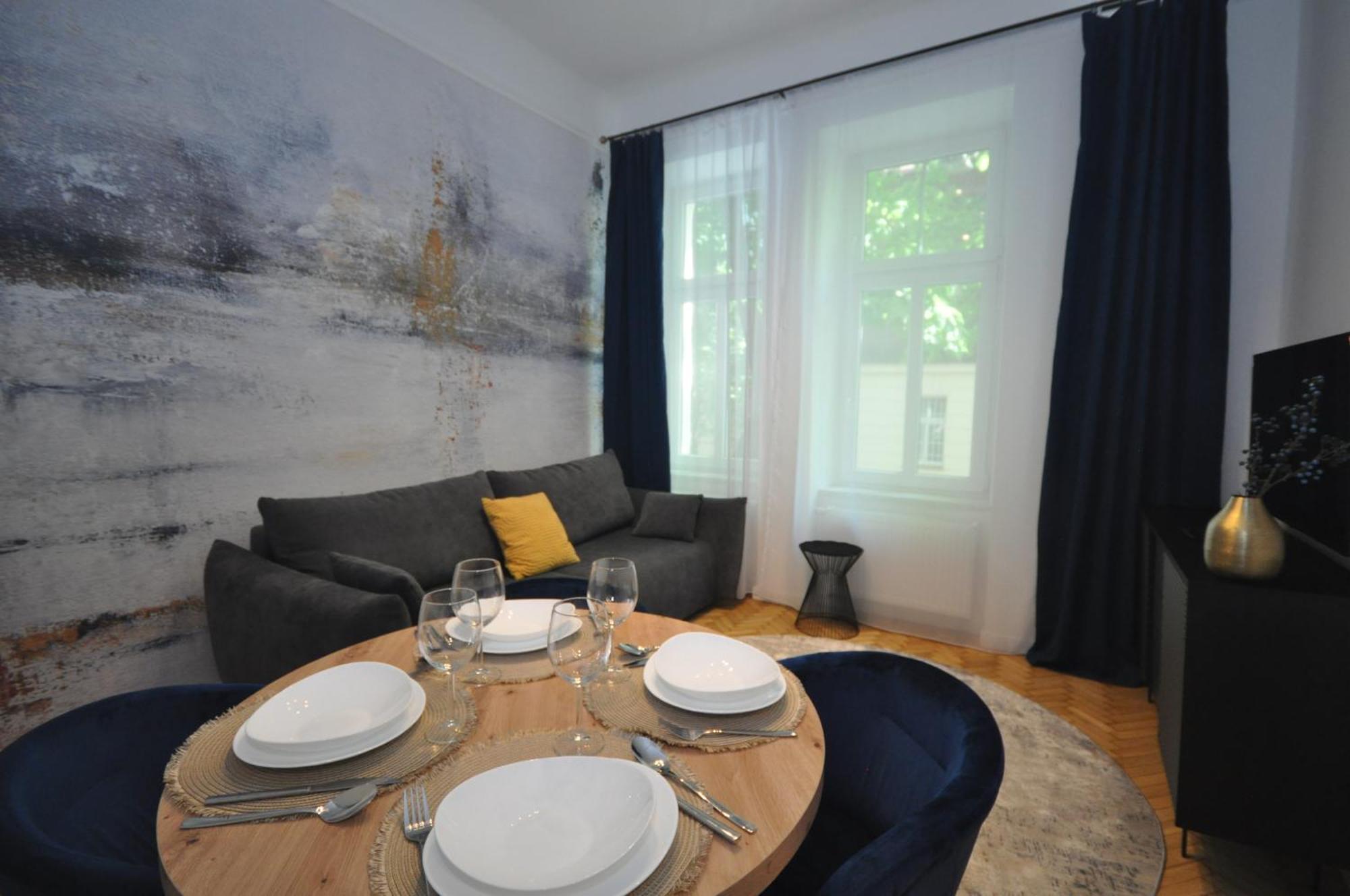 Wesola Station - Old Town By Joapart - Free Parking Krakow Ngoại thất bức ảnh