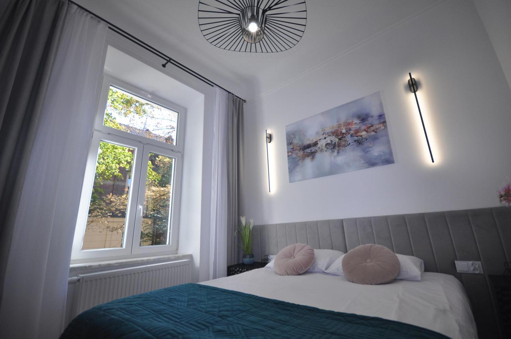 Wesola Station - Old Town By Joapart - Free Parking Krakow Ngoại thất bức ảnh
